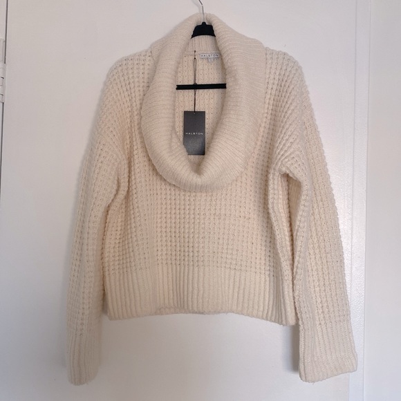 Halston White Sweater - Picture 1 of 4